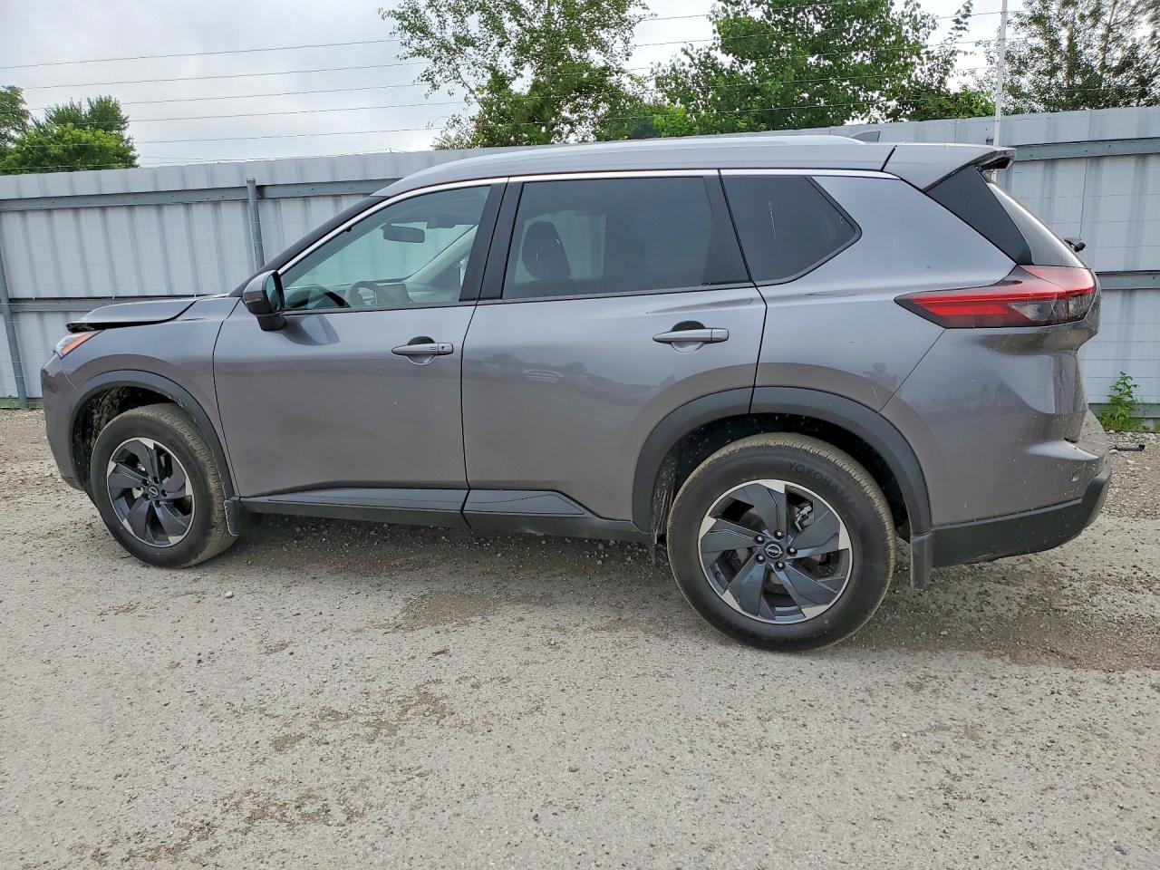 2026 NISSAN ROGUE SV — снимка 2