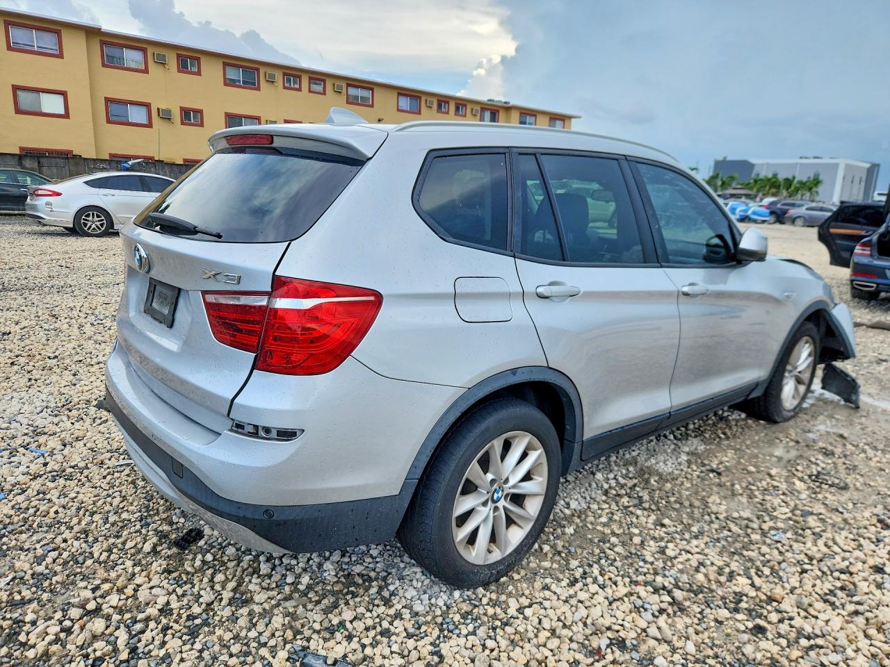 2016 BMW X3 SDRIVE28I — снимка 3