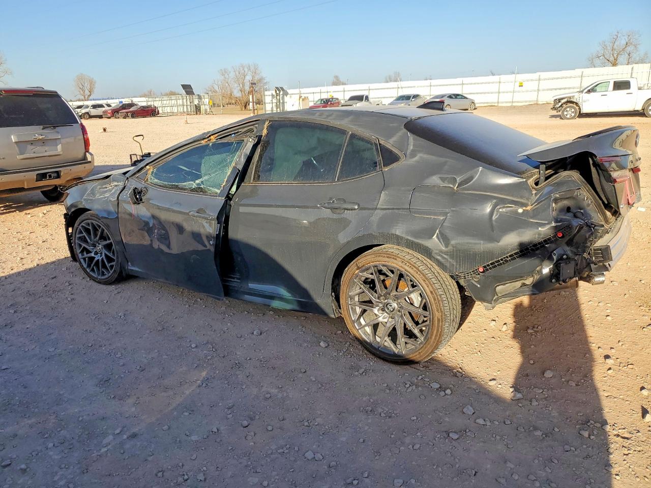 2025 TOYOTA CAMRY XSE — снимка 2