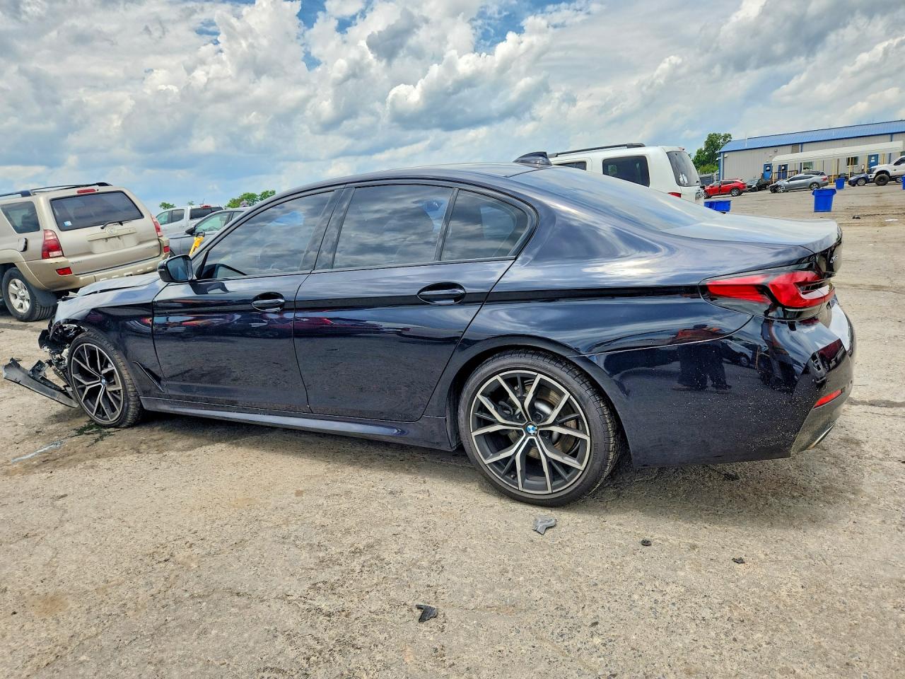 2021 BMW 530 XI — снимка 2