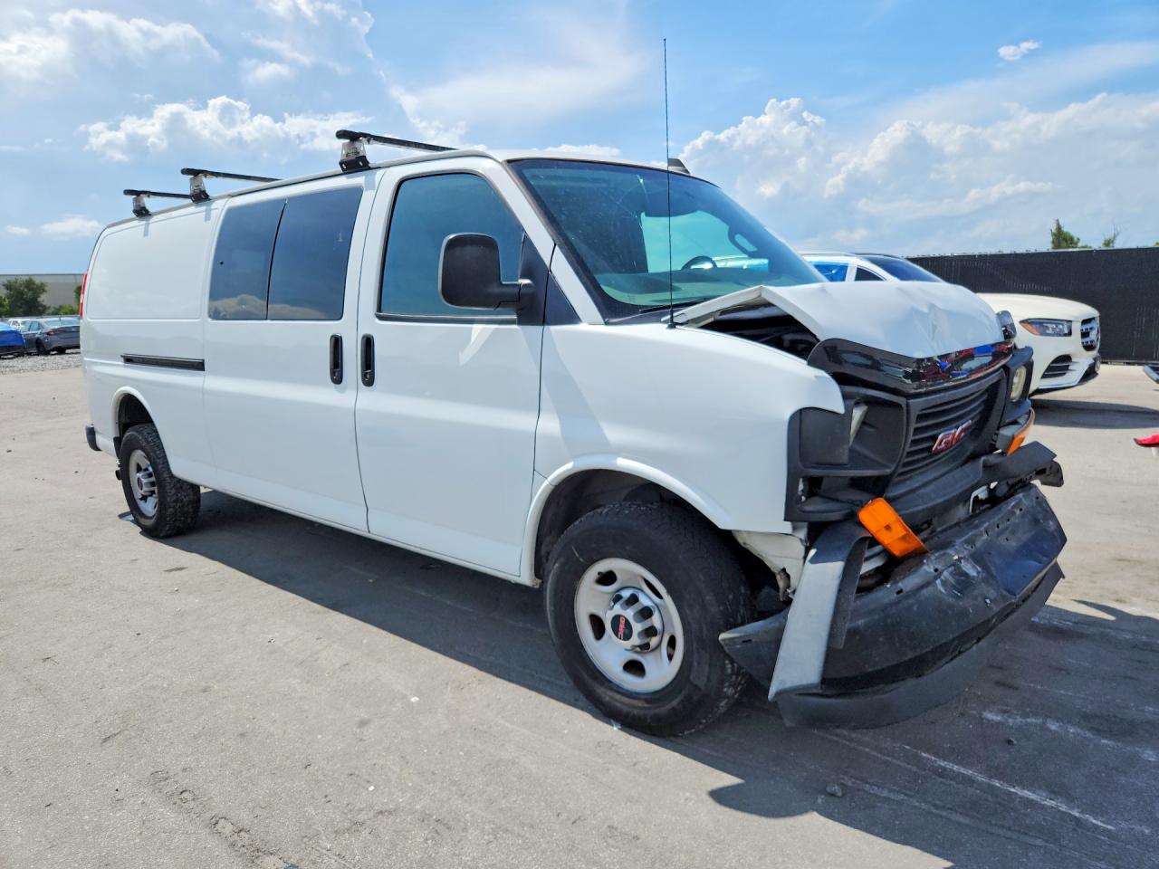 2017 GMC SAVANA G2500 — снимка 4