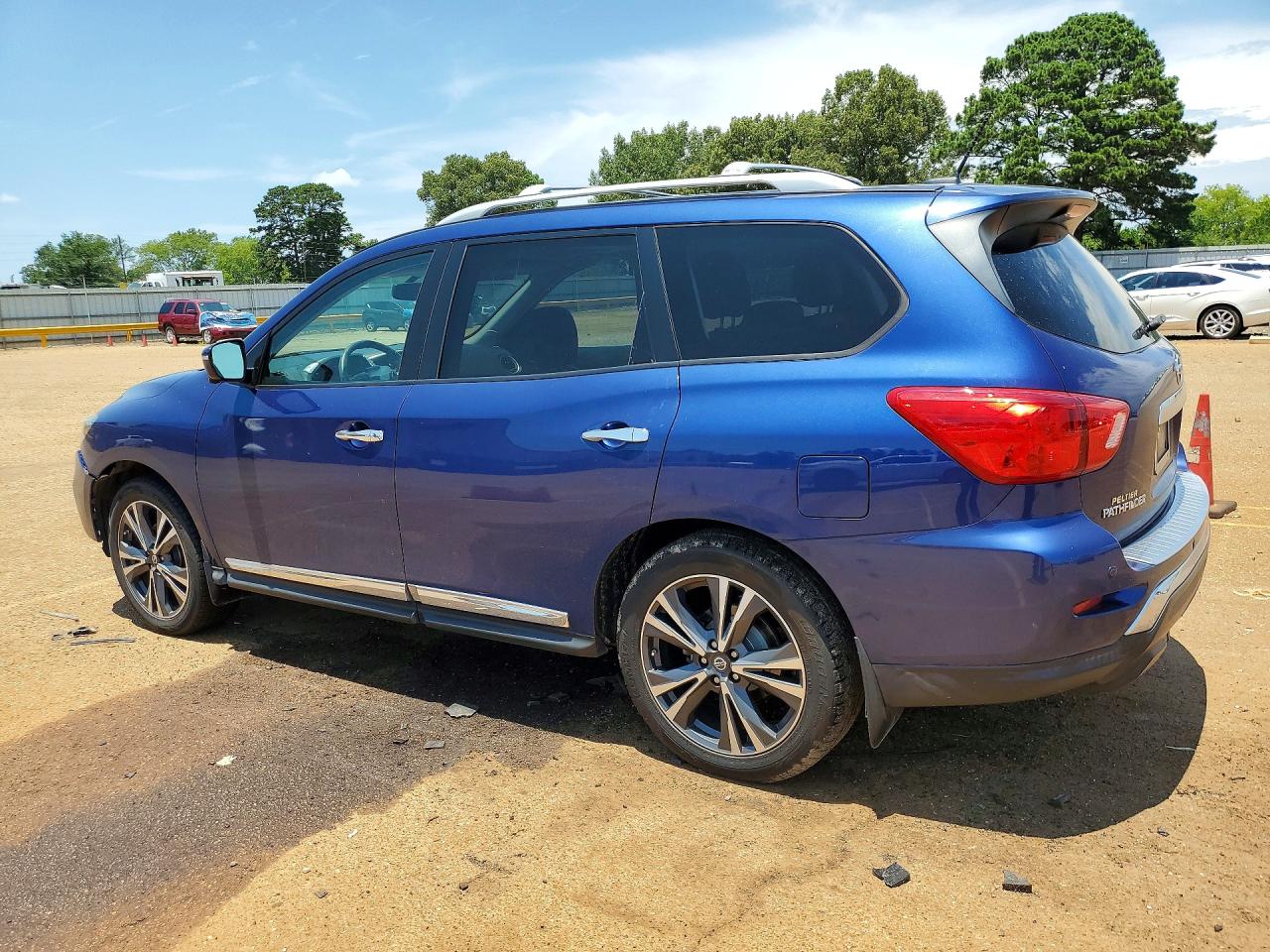 2017 NISSAN PATHFINDER PLATINUM — снимка 2
