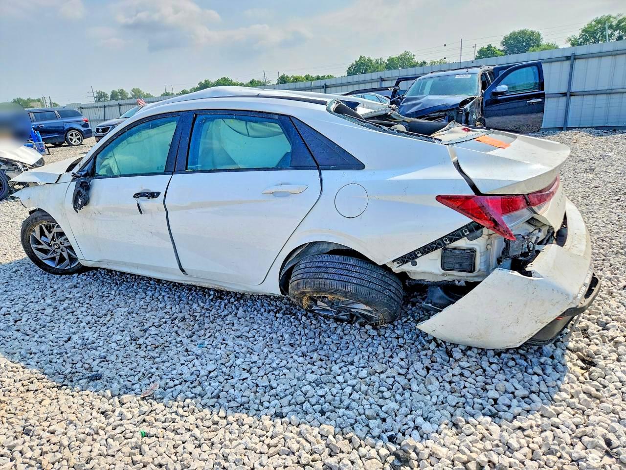 2024 HYUNDAI ELANTRA SEL — снимка 2