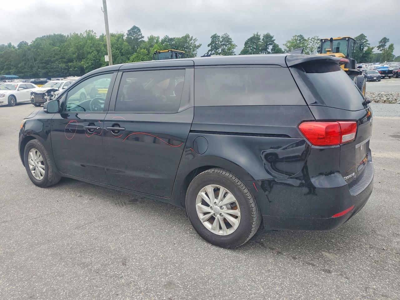 2017 KIA SEDONA LX — снимка 2