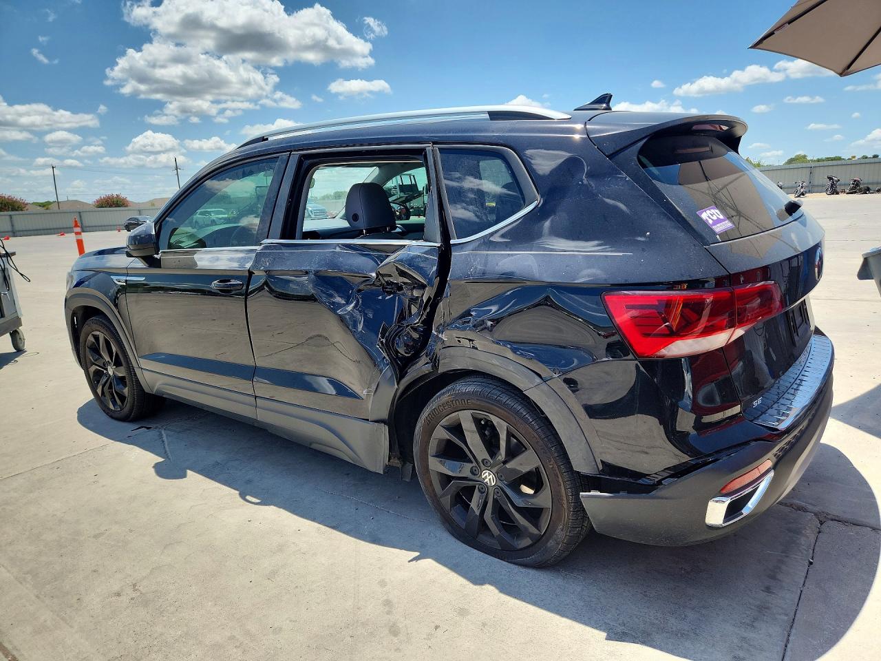 2024 VOLKSWAGEN TAOS SE — снимка 2