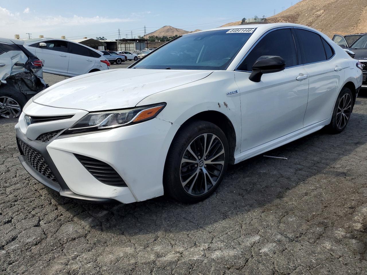 2020 TOYOTA CAMRY SE