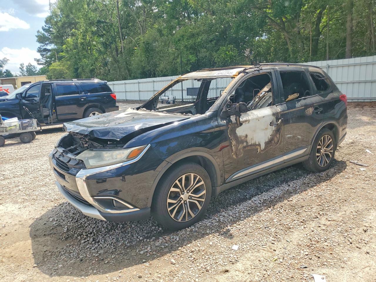 2016 MITSUBISHI OUTLANDER SE