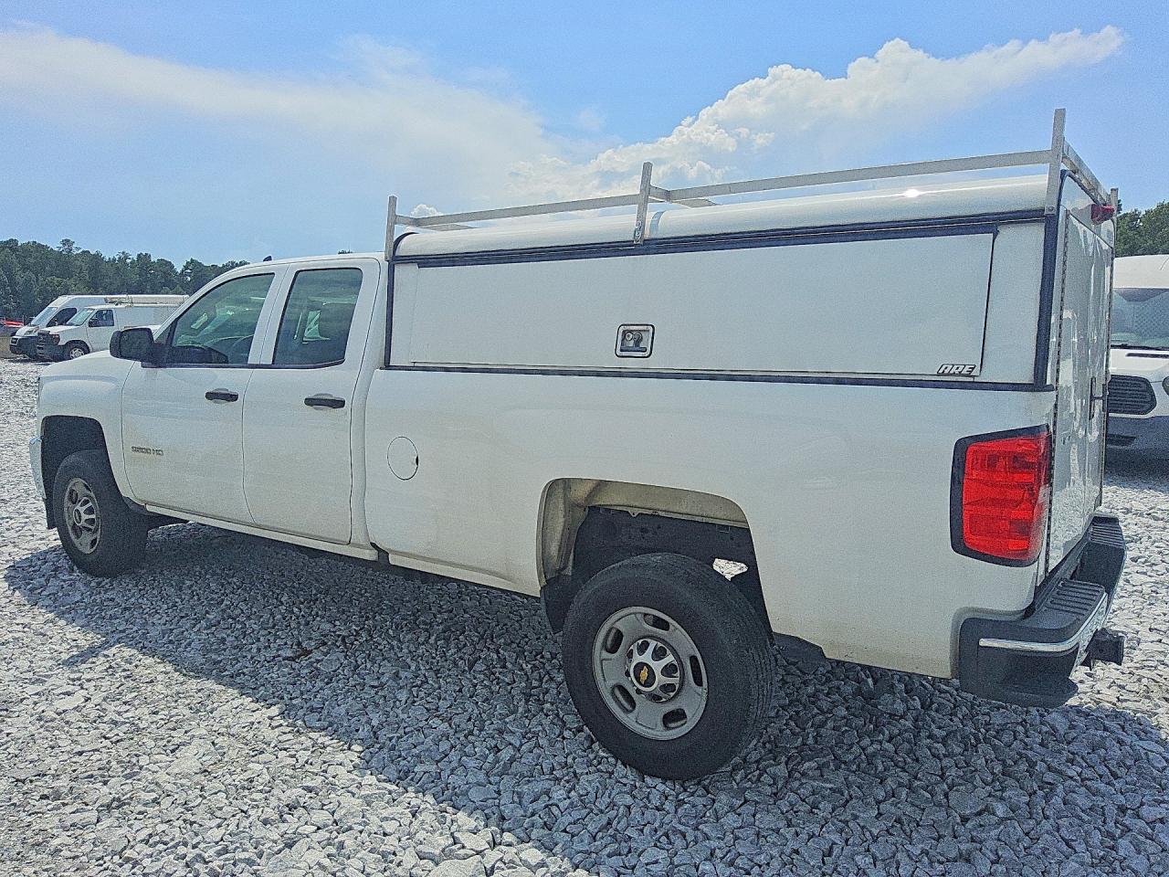 2017 CHEVROLET SILVERADO C2500 HEAVY DUTY — снимка 2