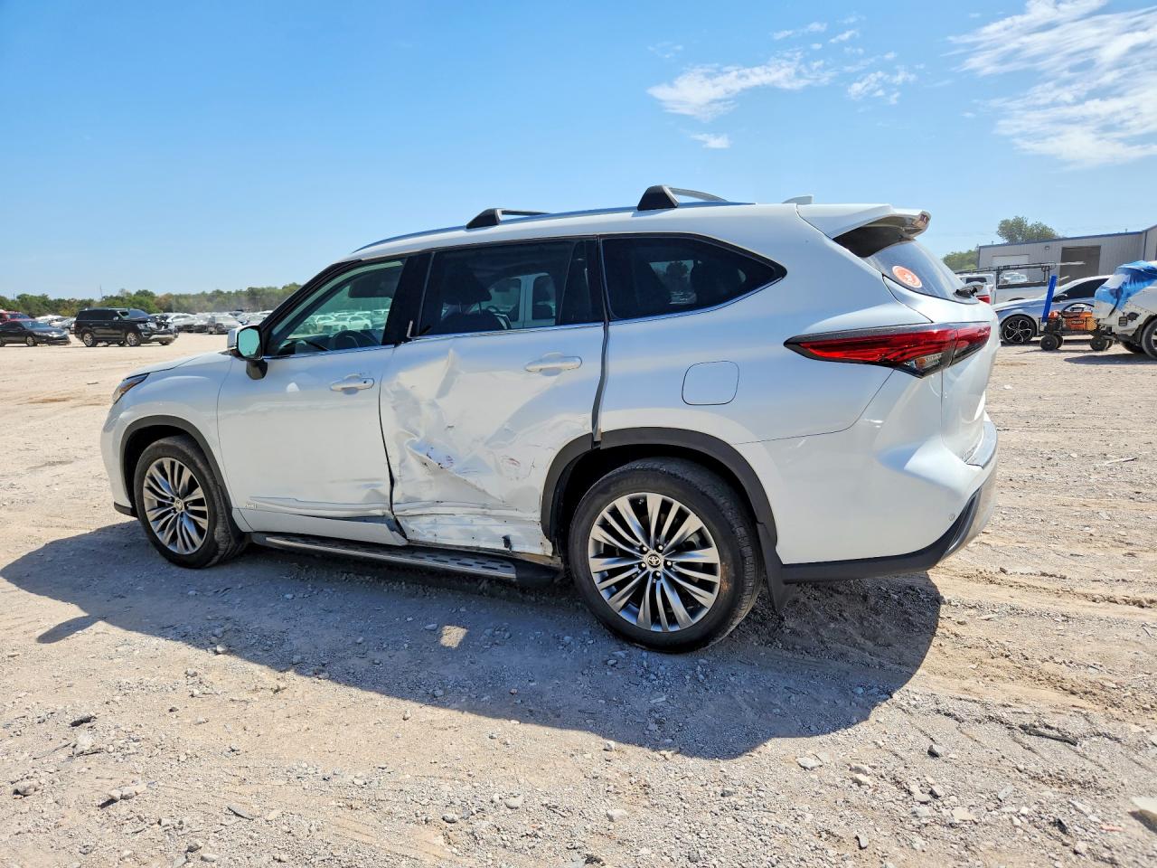 2022 TOYOTA HIGHLANDER HYBRID PLATINUM — снимка 2