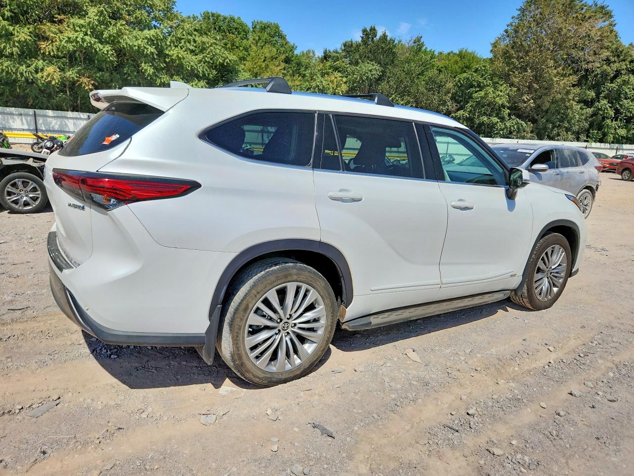 2022 TOYOTA HIGHLANDER HYBRID PLATINUM — снимка 3