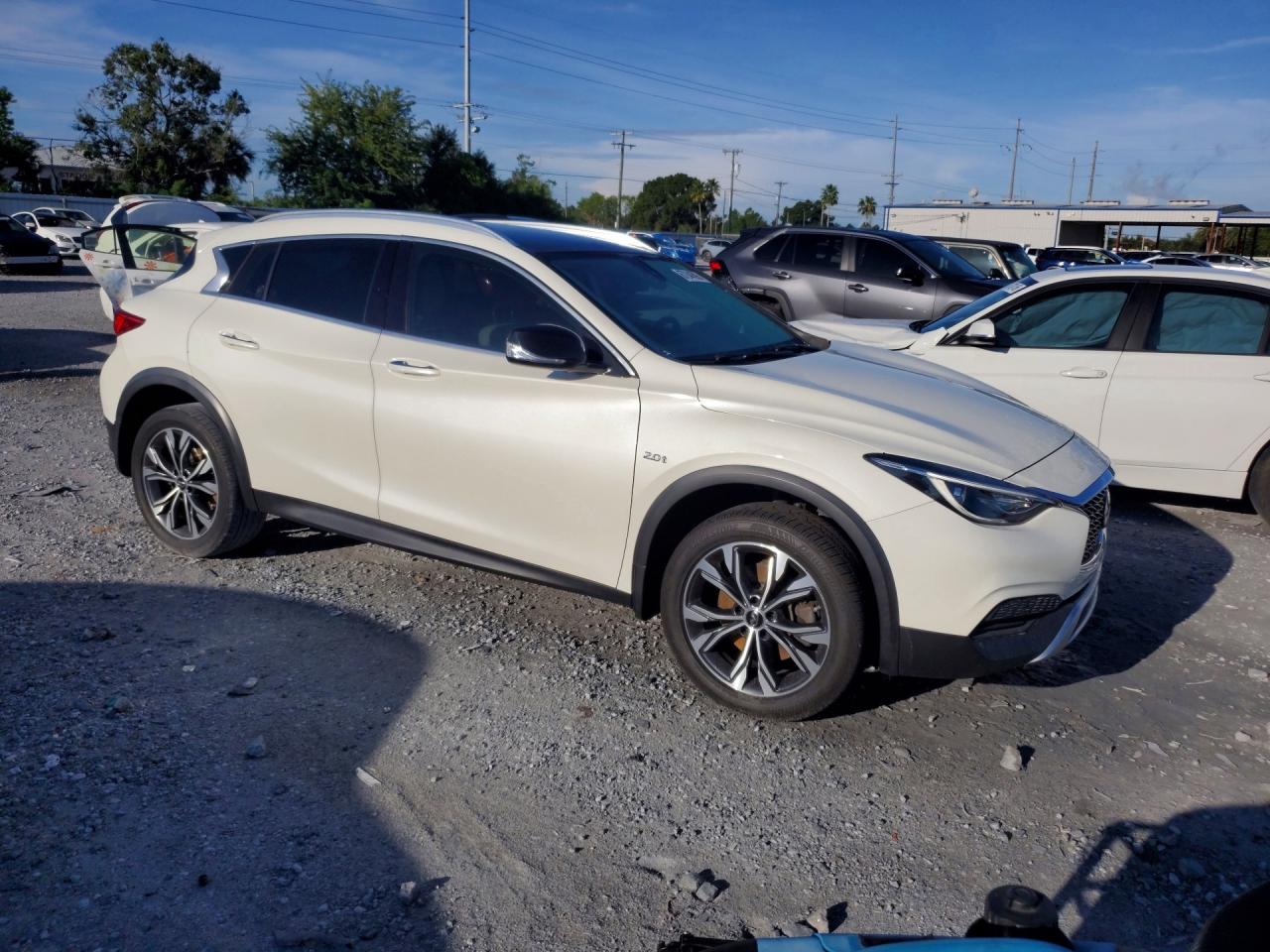 2018 INFINITI QX30 LUXE — снимка 4