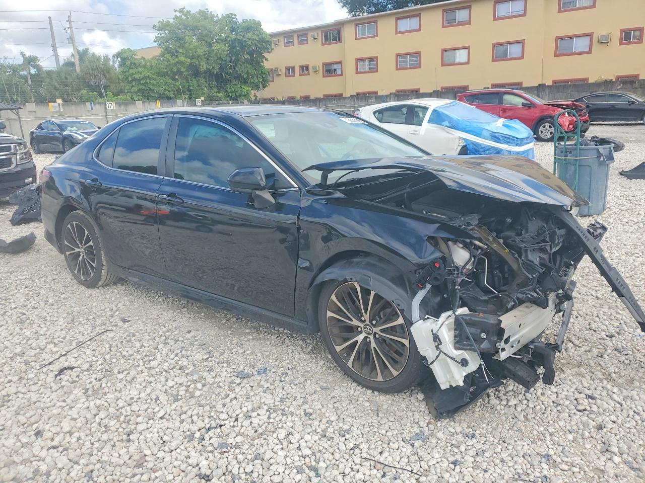 2019 TOYOTA CAMRY SE — снимка 4