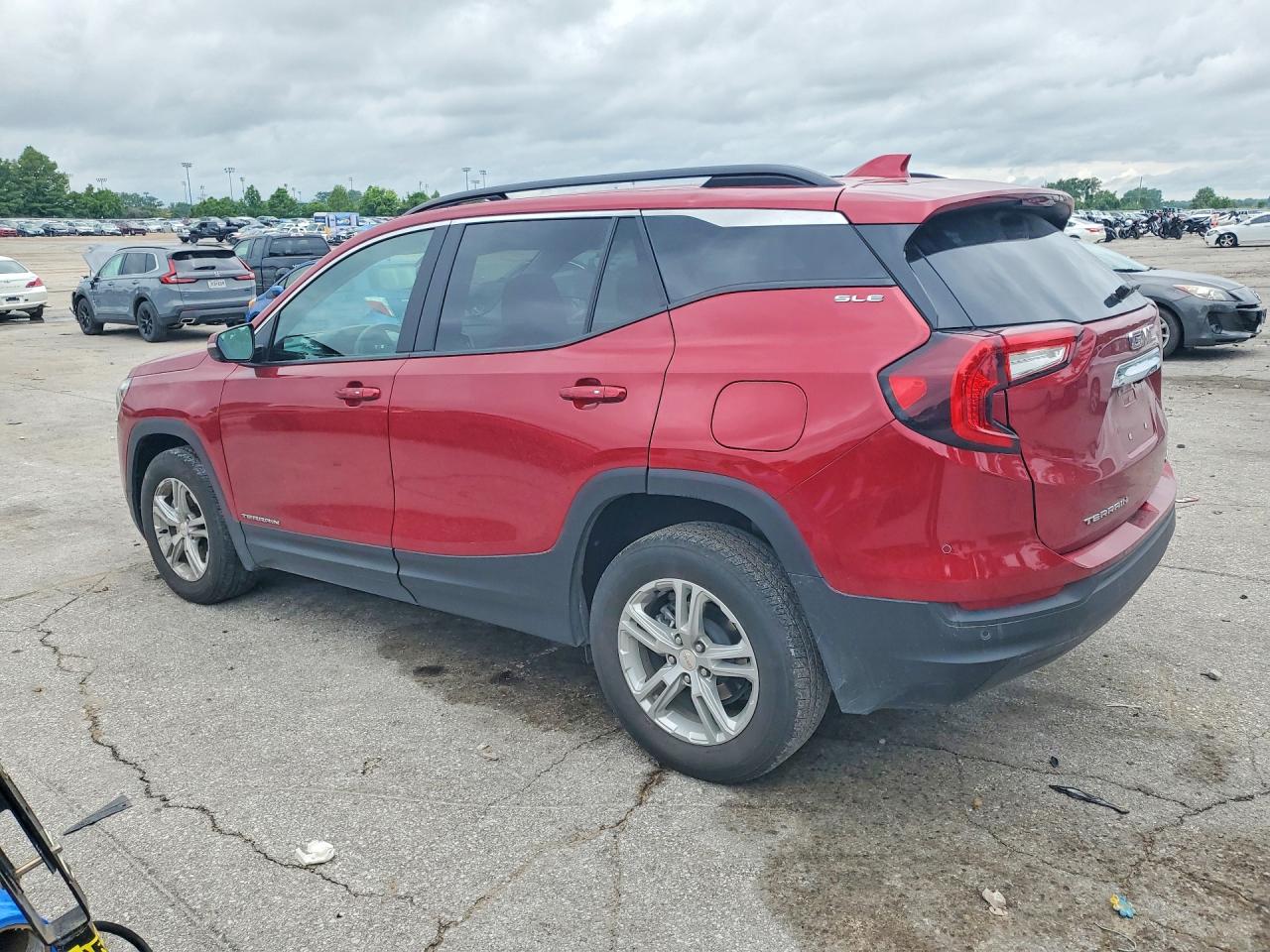 2023 GMC TERRAIN SLE — снимка 2