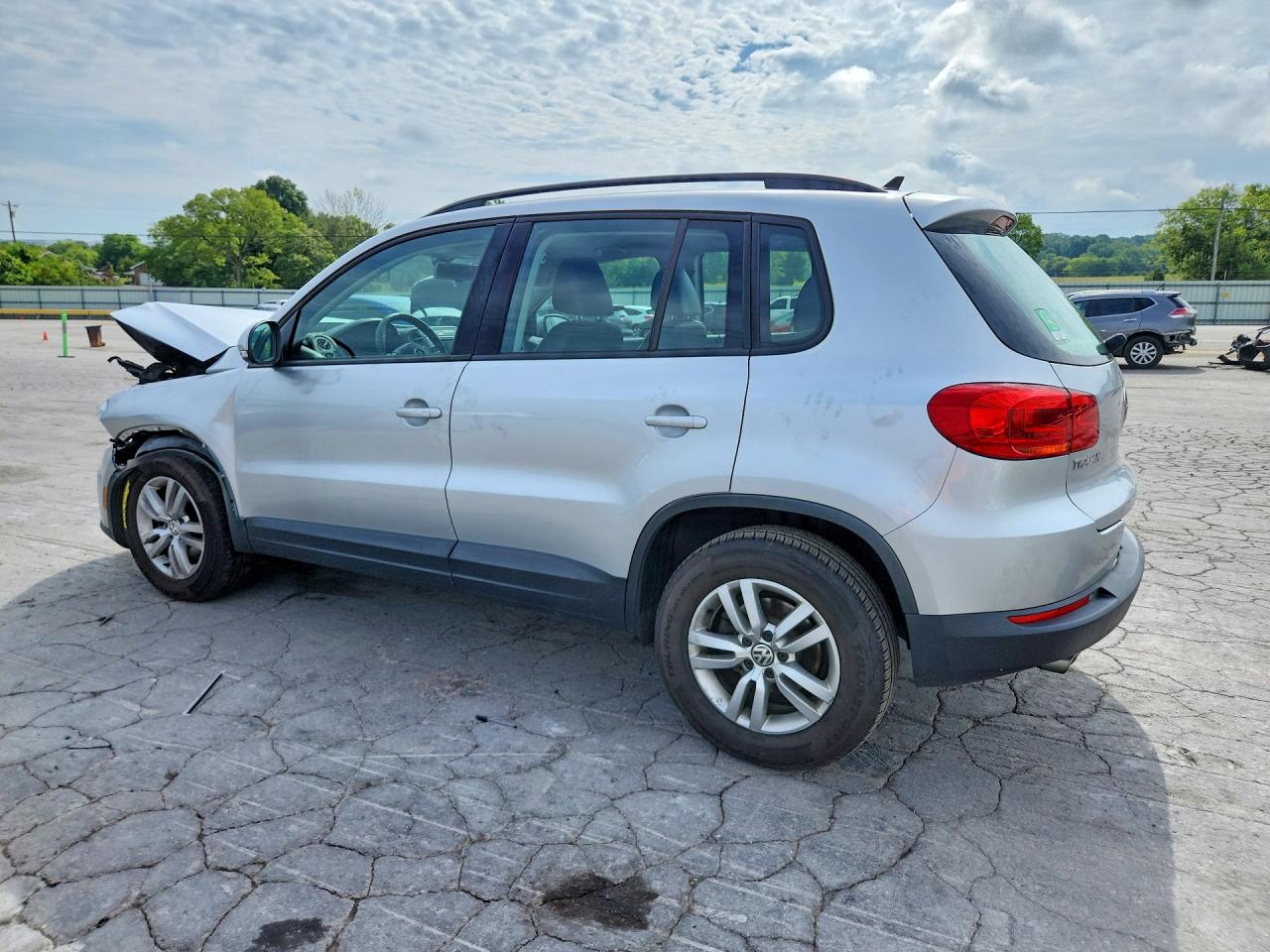 2017 VOLKSWAGEN TIGUAN S — снимка 2