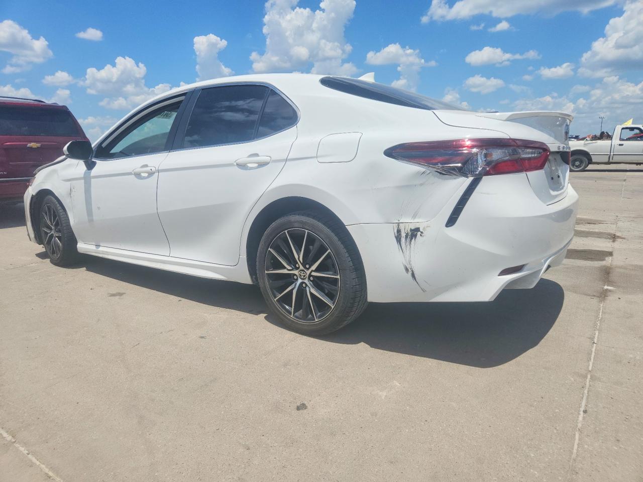 2022 TOYOTA CAMRY SE — снимка 2