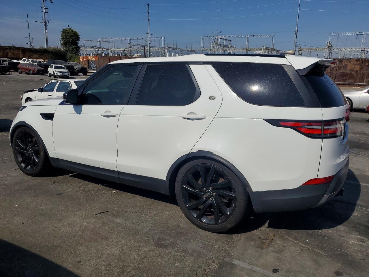 2017 LAND ROVER DISCOVERY HSE LUXURY — снимка 2