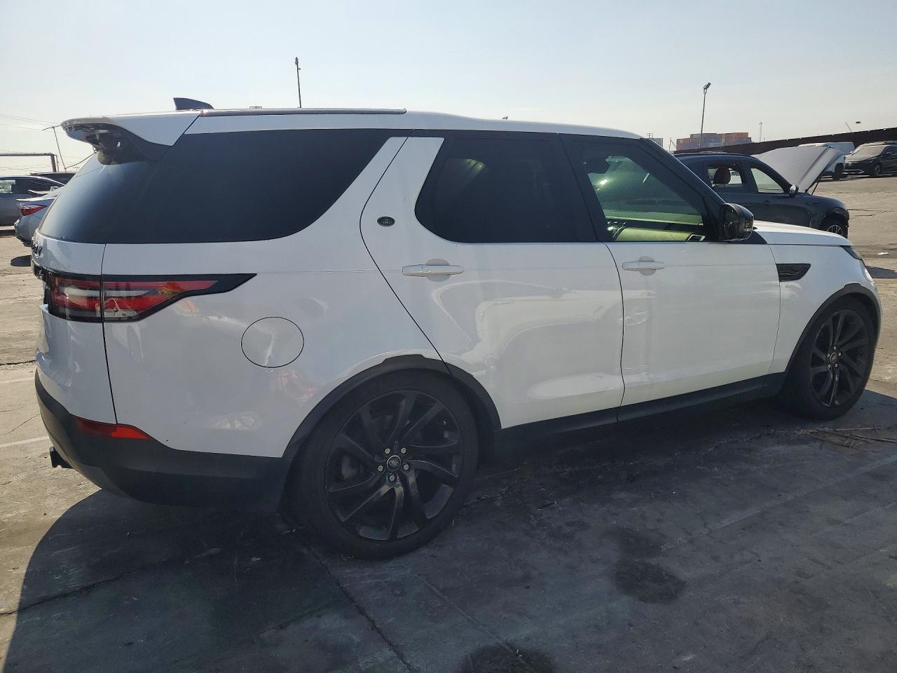 2017 LAND ROVER DISCOVERY HSE LUXURY — снимка 3