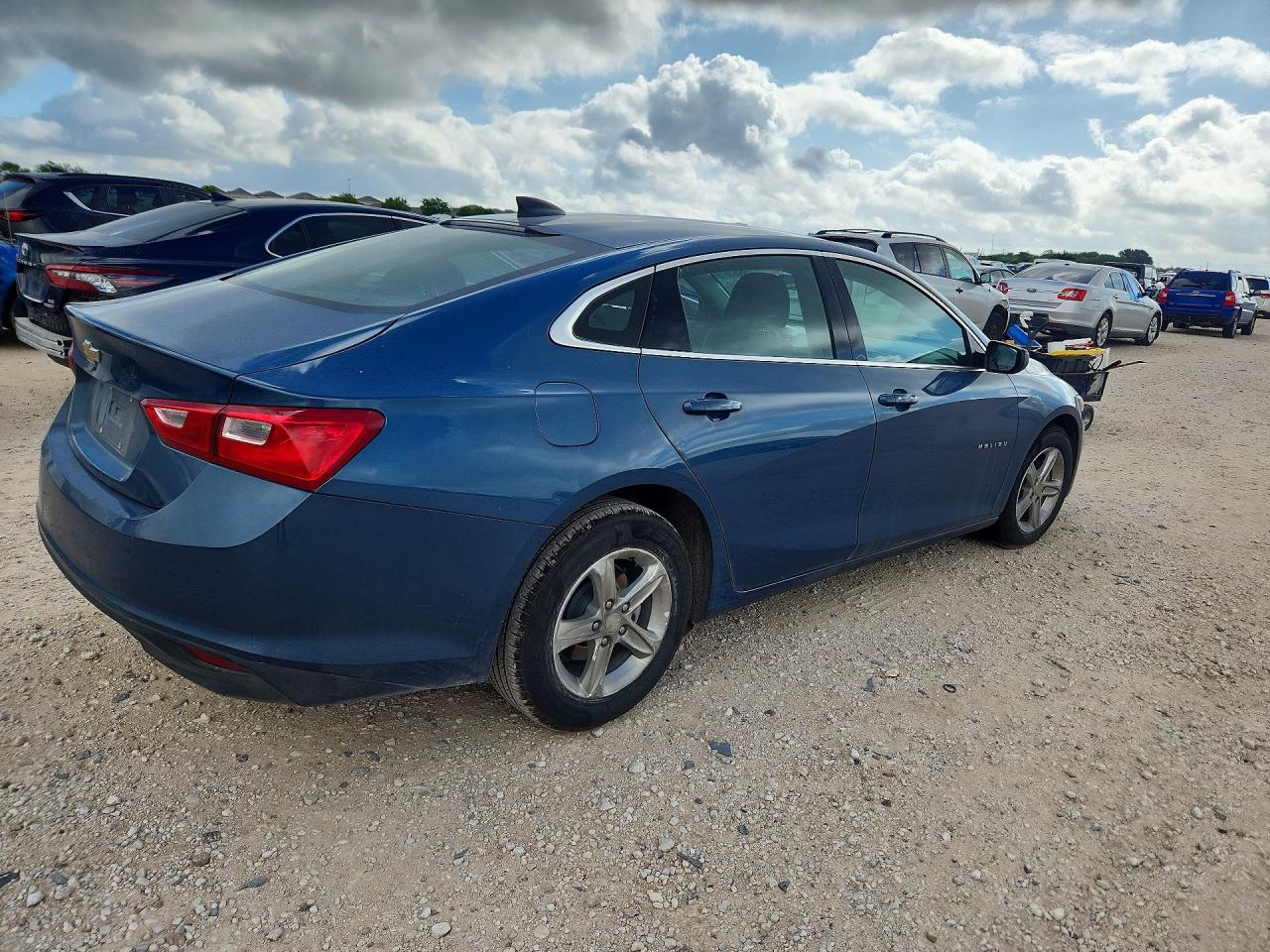 2024 CHEVROLET MALIBU LS — снимка 3