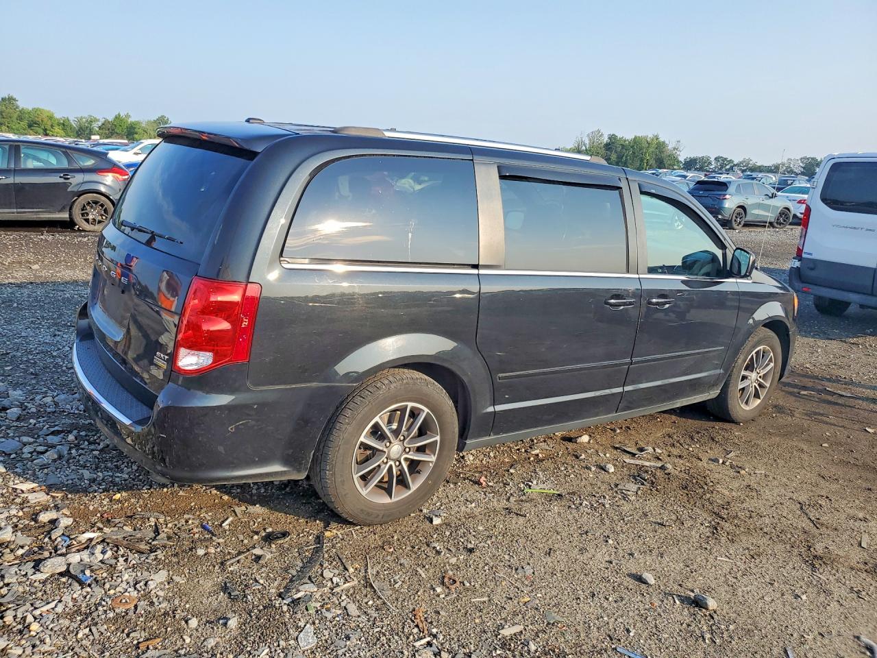 2017 DODGE GRAND CARAVAN SXT — снимка 3