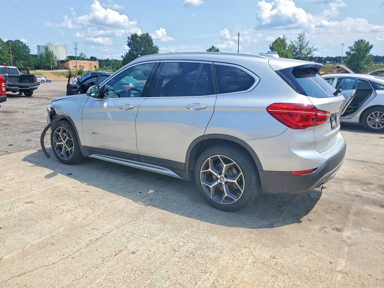 2017 BMW X1 XDRIVE28I — снимка 2