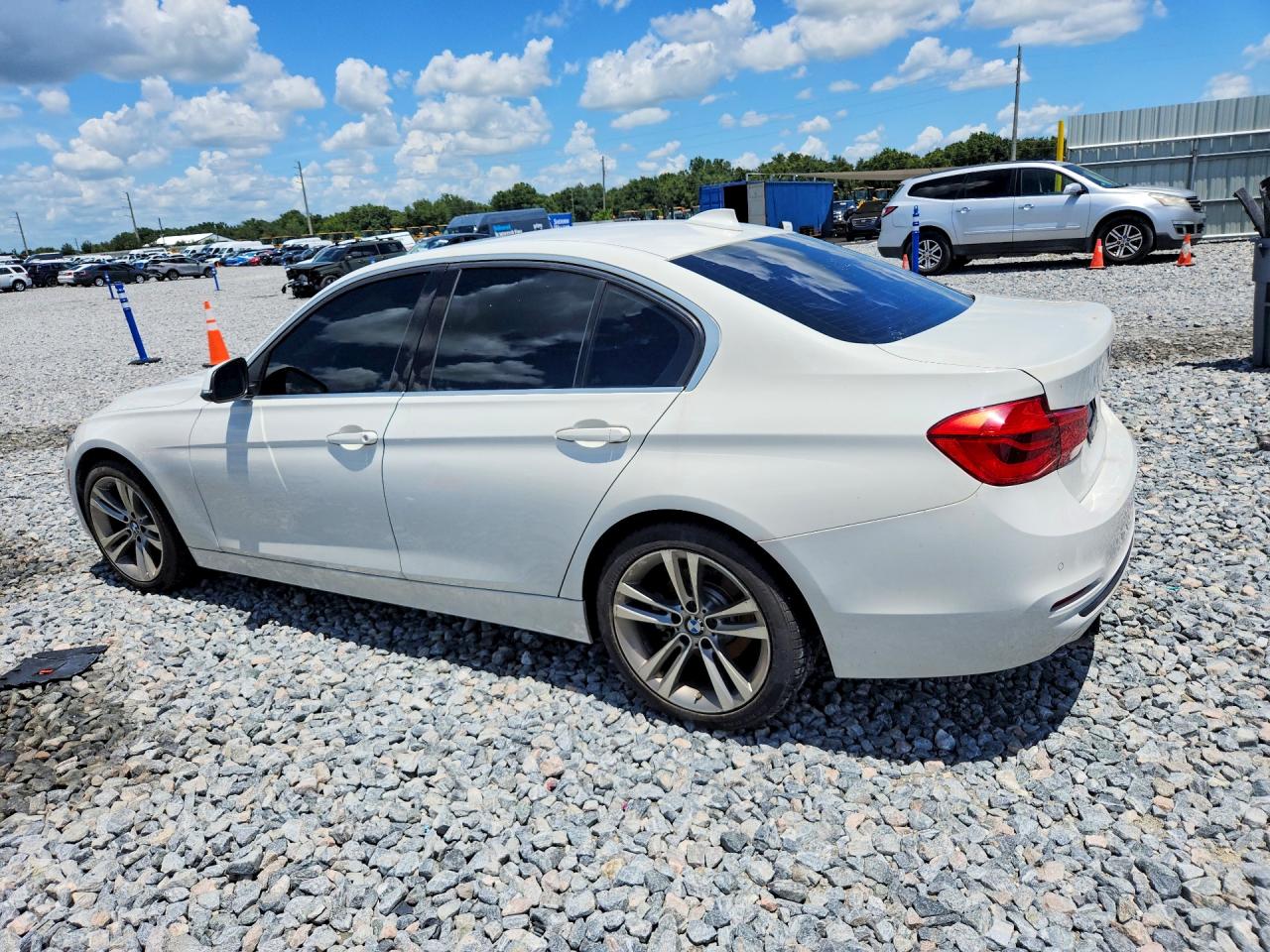 2017 BMW 330 I — снимка 2