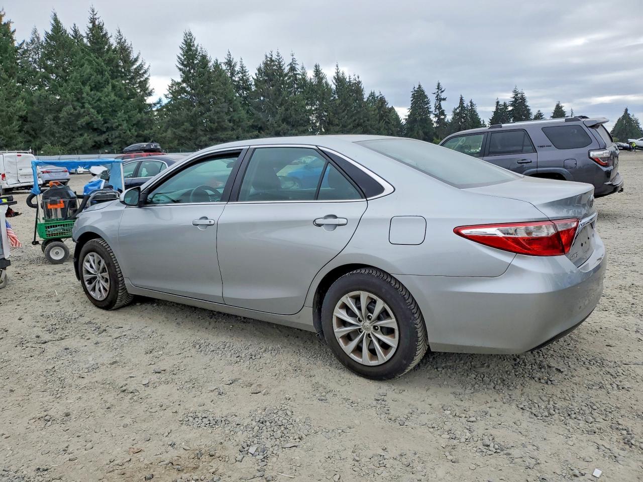 2016 TOYOTA CAMRY LE — снимка 2