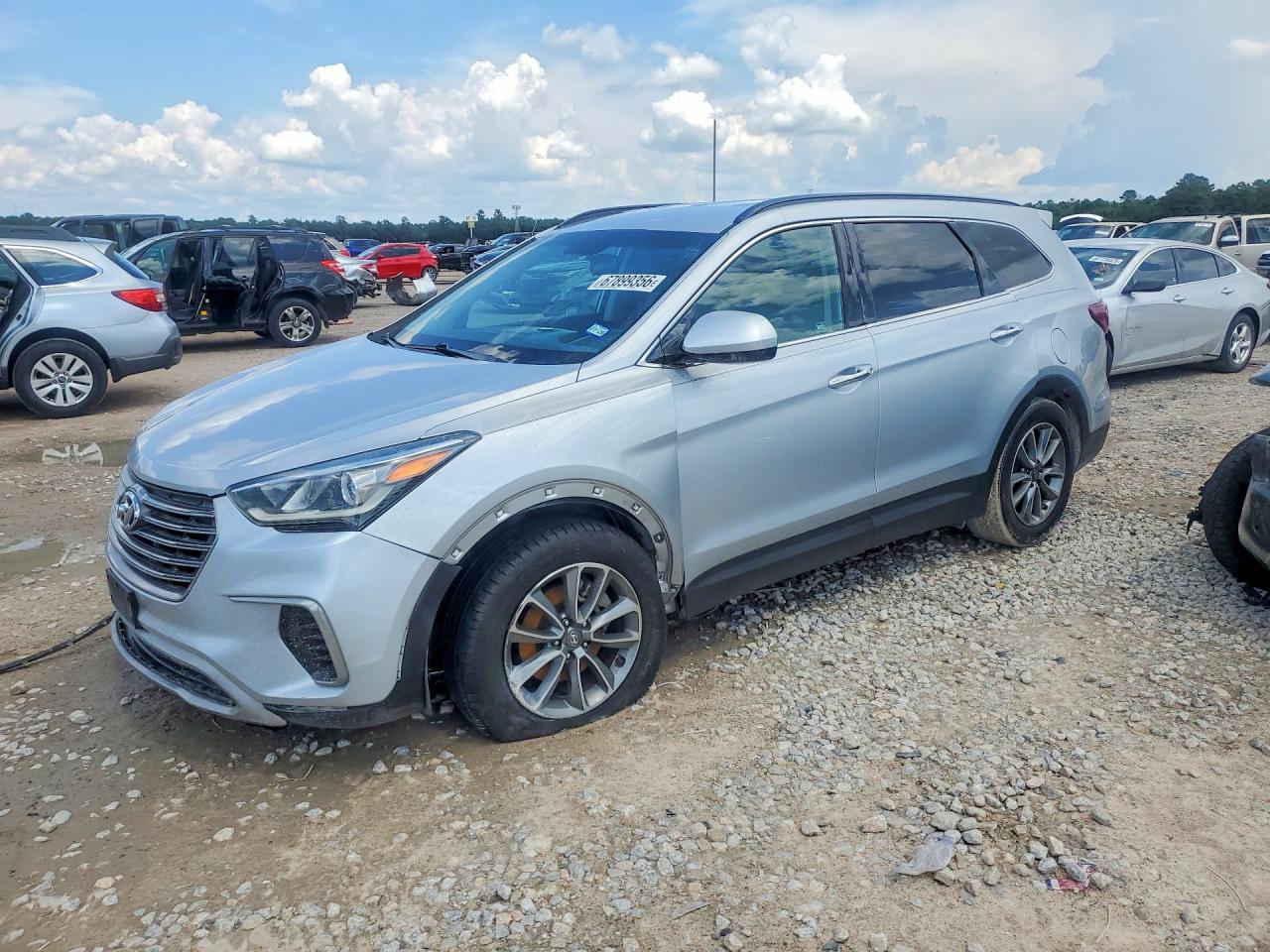 2018 HYUNDAI SANTA FE SE