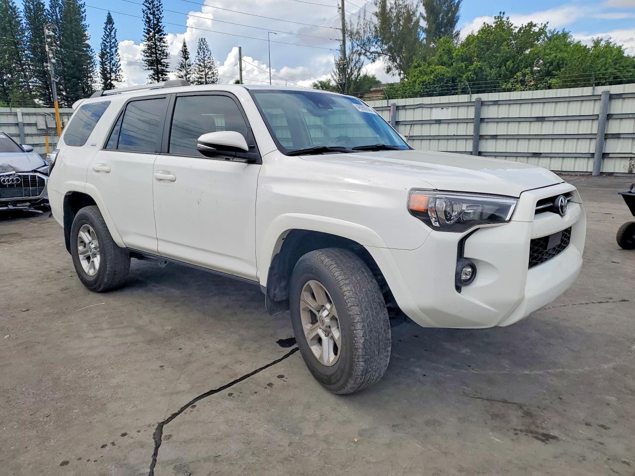2023 TOYOTA 4RUNNER SR5 PREMIUM — снимка 4