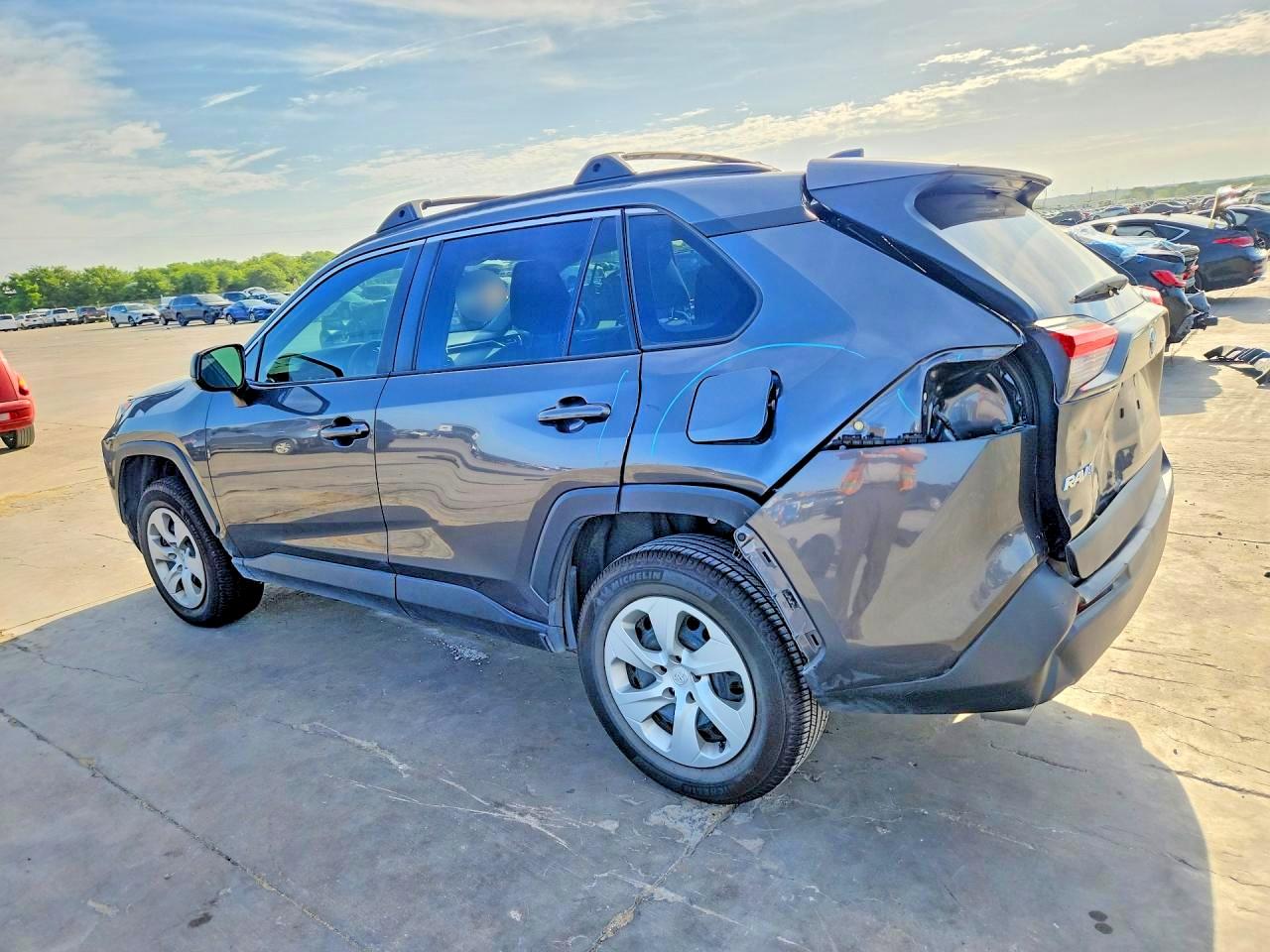 2020 TOYOTA RAV4 LE — снимка 2