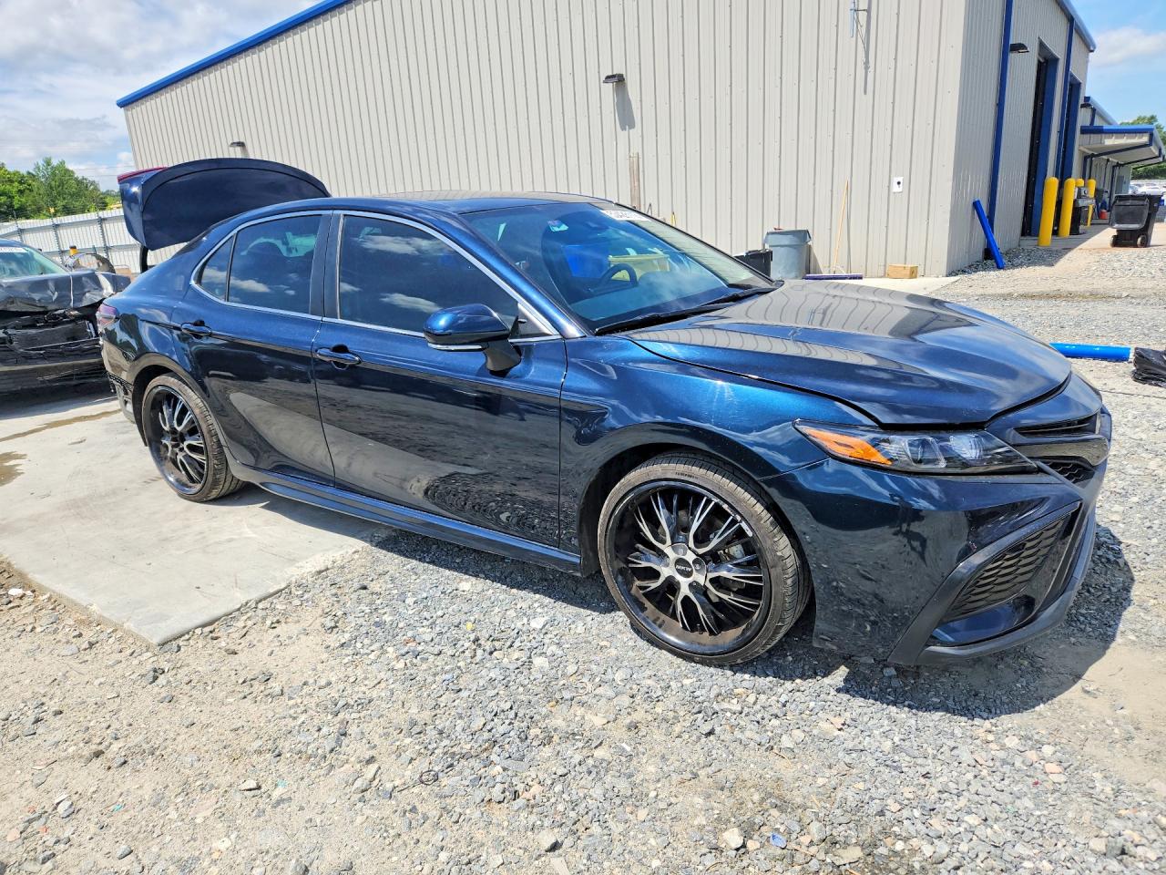 2021 TOYOTA CAMRY SE — снимка 4
