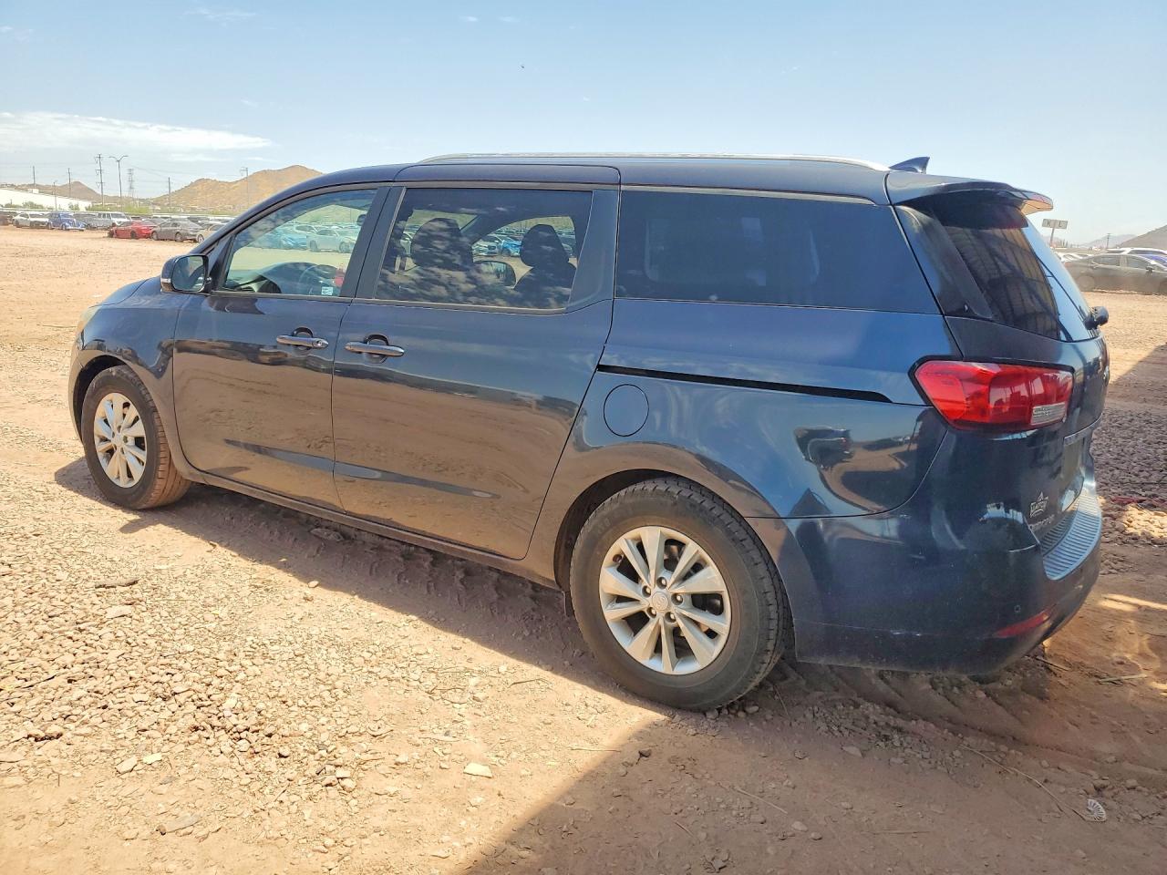 2016 KIA SEDONA LX — снимка 2