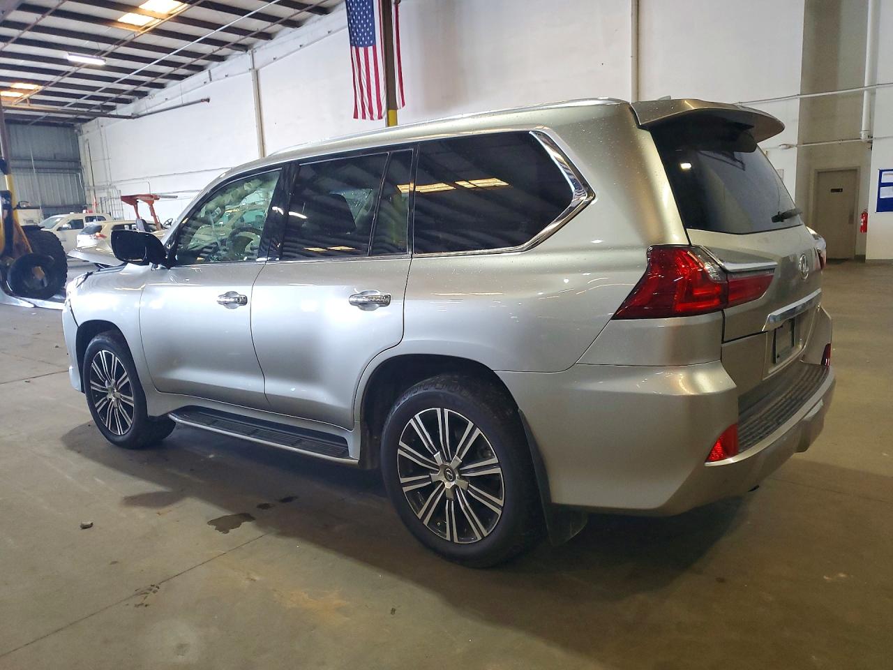 2021 LEXUS LX 570 — снимка 2