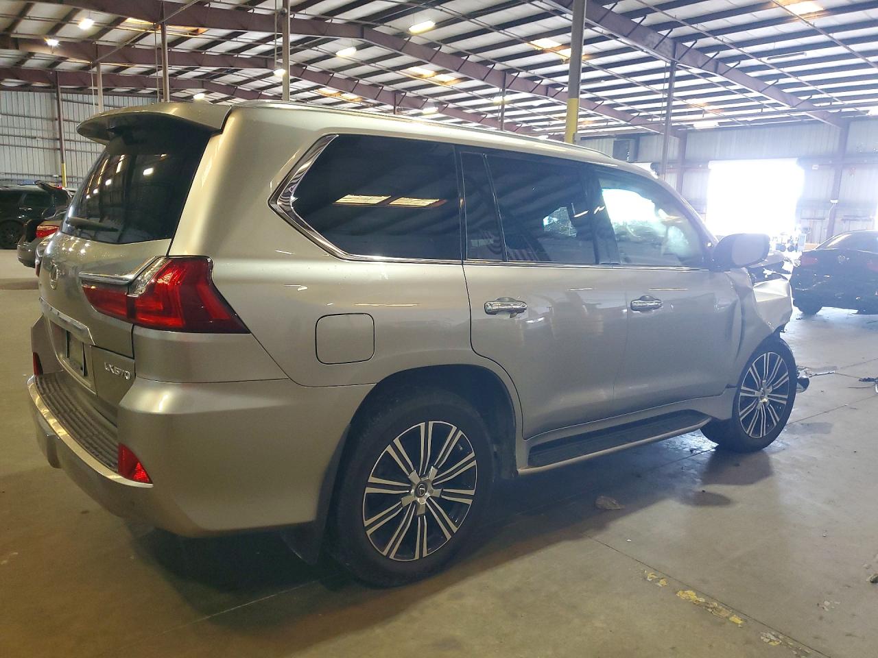2021 LEXUS LX 570 — снимка 3