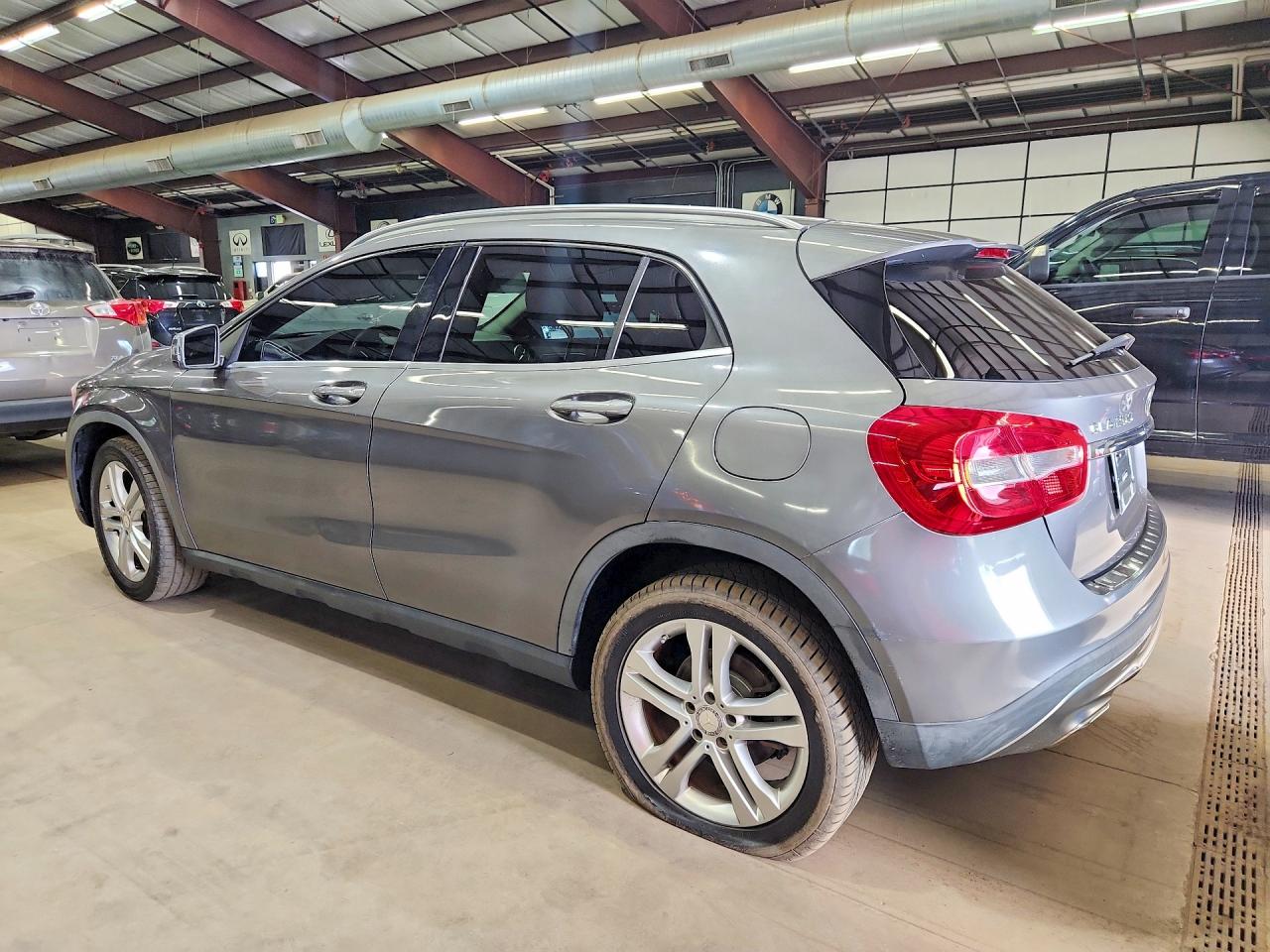 2015 MERCEDES-BENZ GLA 250 4MATIC — снимка 2