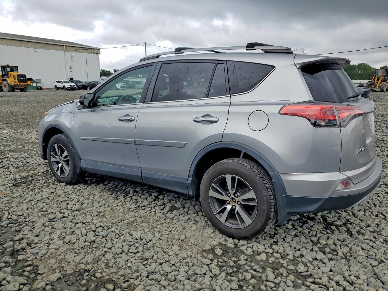 2017 TOYOTA RAV4 XLE — снимка 2