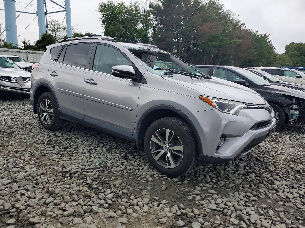 2017 TOYOTA RAV4 XLE — снимка 4
