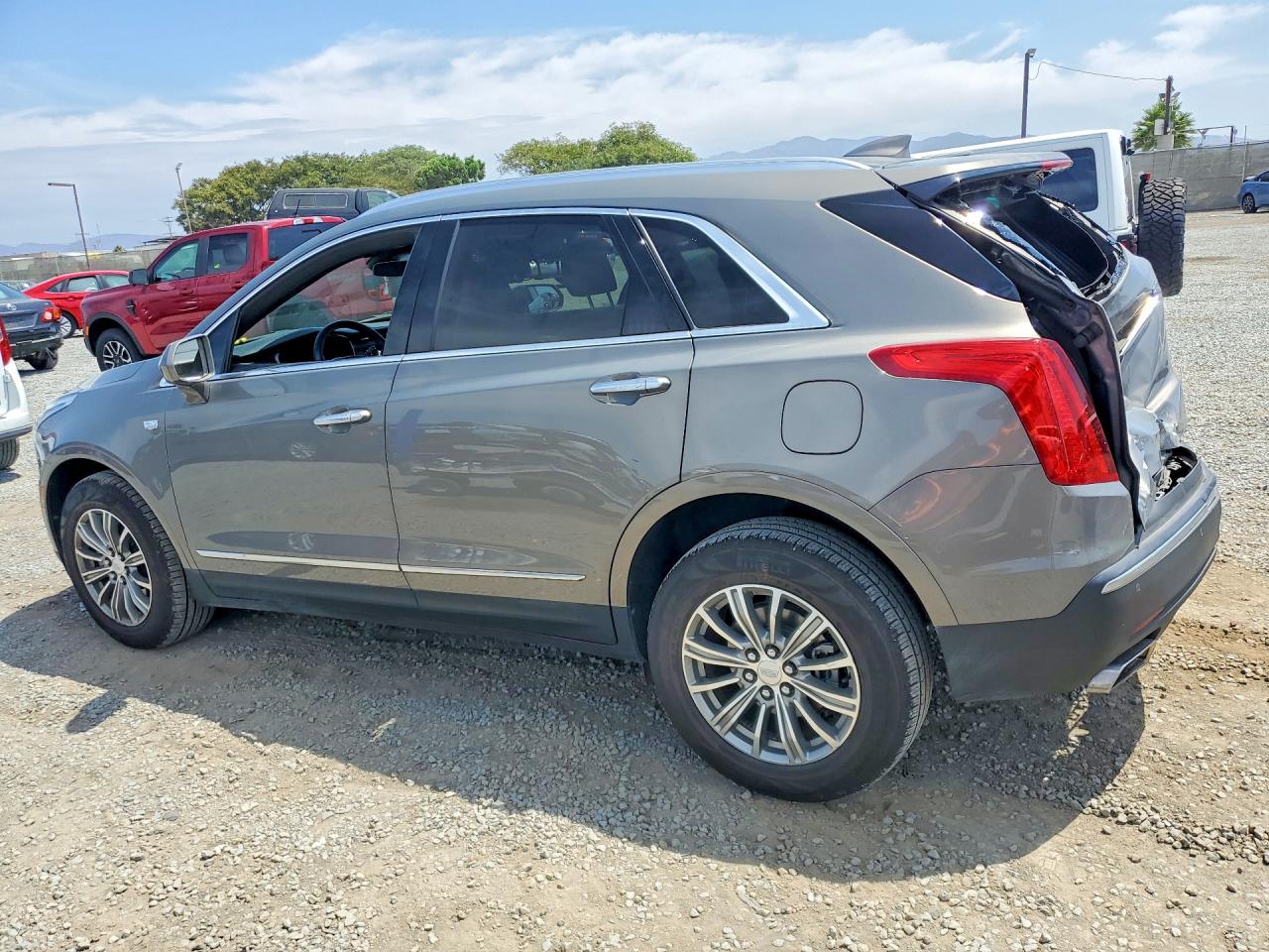 2017 CADILLAC XT5 LUXURY — снимка 2