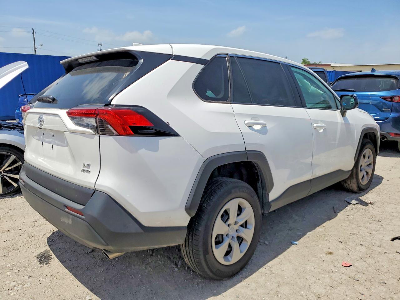 2025 TOYOTA RAV4 LE — снимка 3