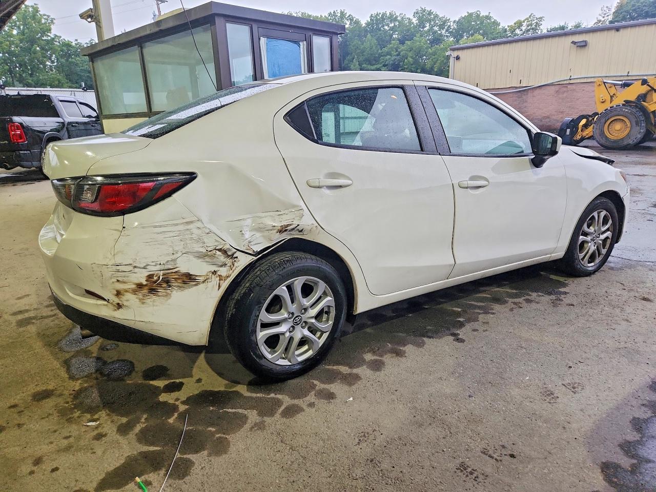 2018 TOYOTA YARIS IA BASE — снимка 3