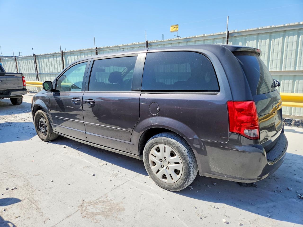 2015 DODGE GRAND CARAVAN SE — снимка 2