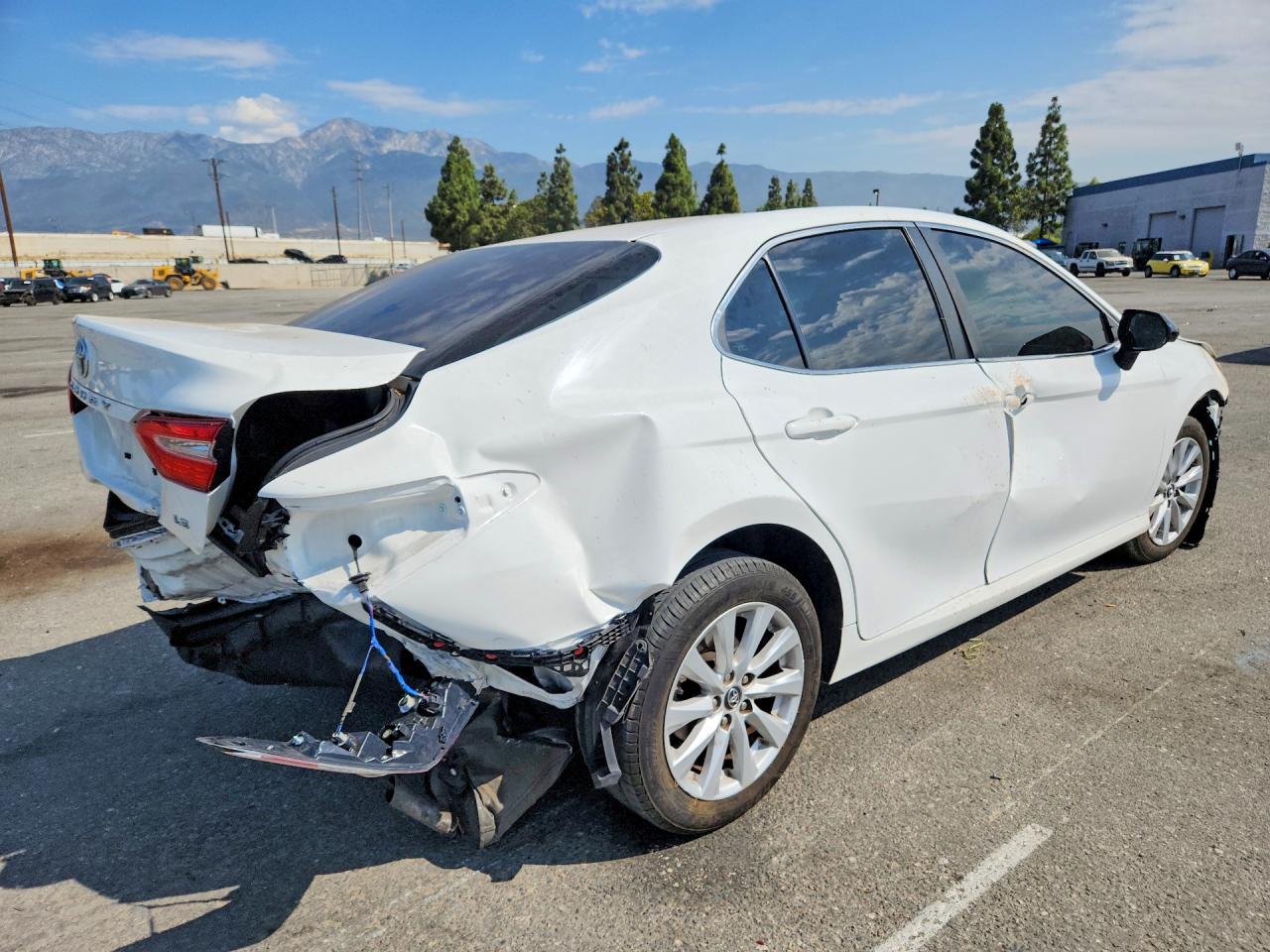 2018 TOYOTA CAMRY LE — снимка 3