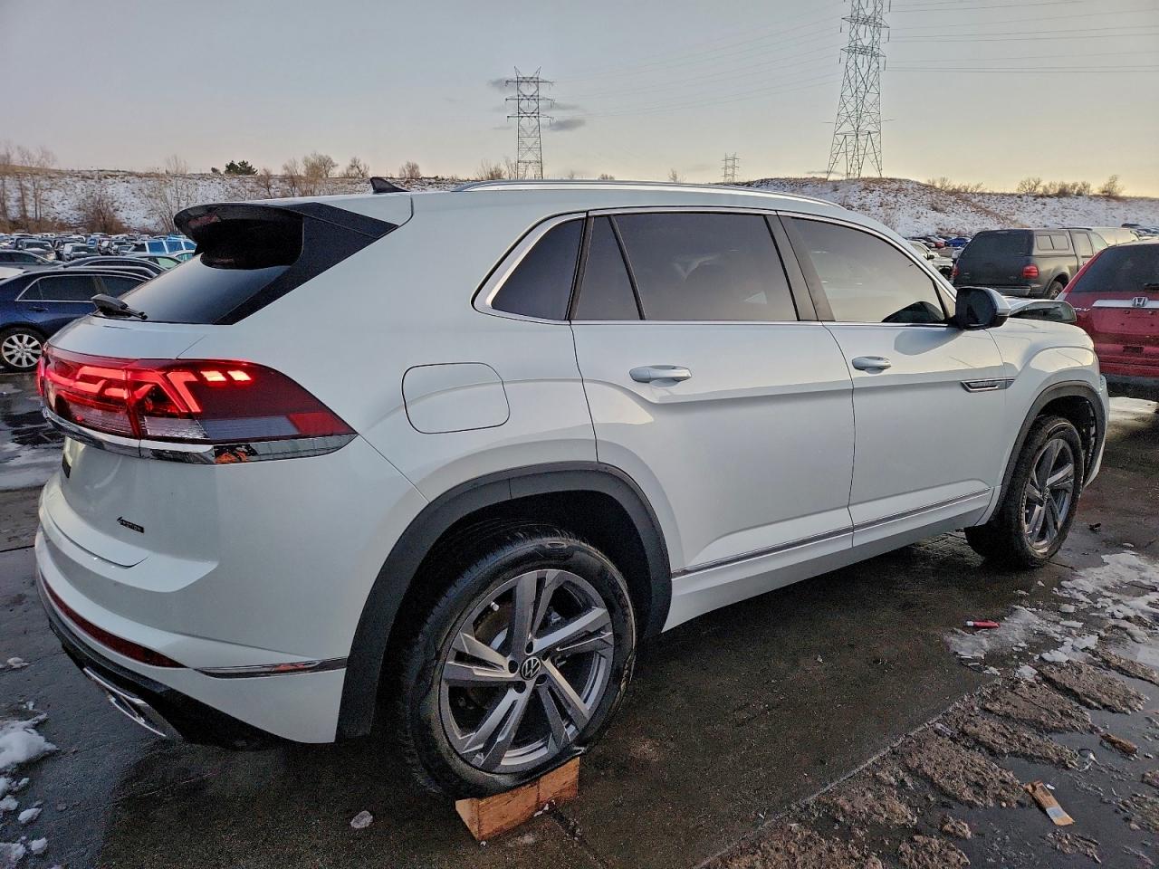 2024 VOLKSWAGEN ATLAS CROSS SPORT SEL R-LINE — снимка 3