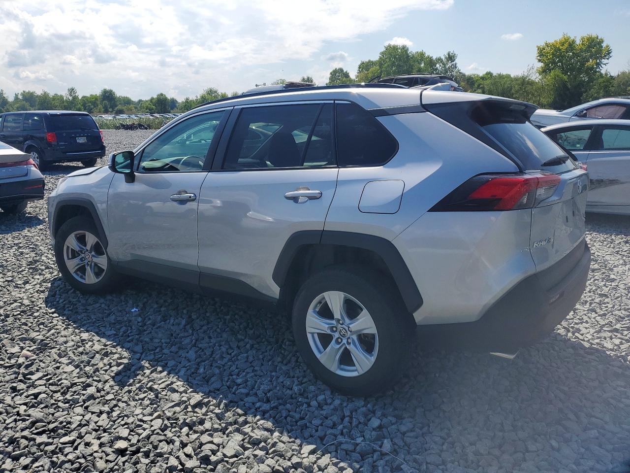2022 TOYOTA RAV4 XLE — снимка 2
