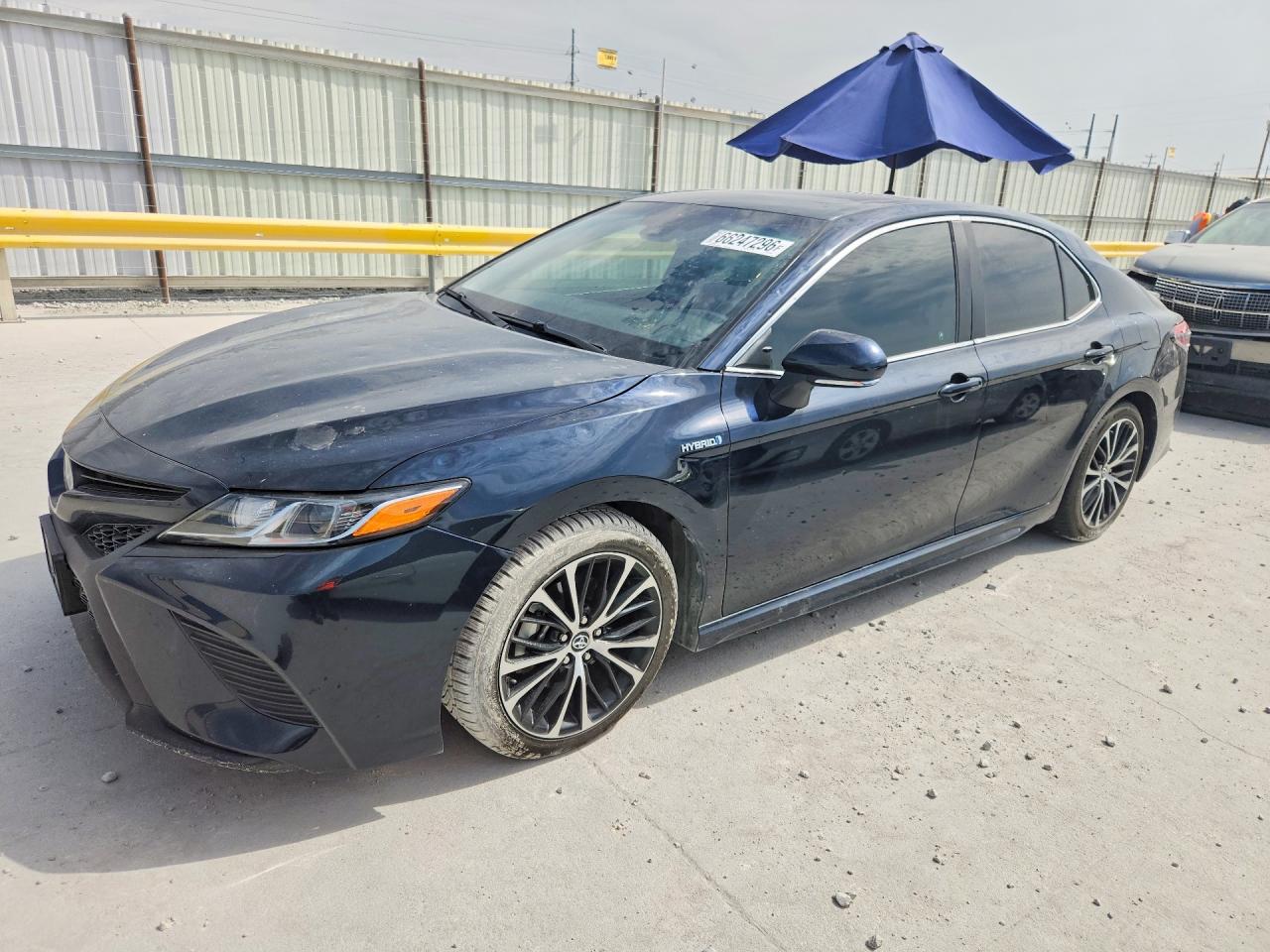 2019 TOYOTA CAMRY HYBRID SE