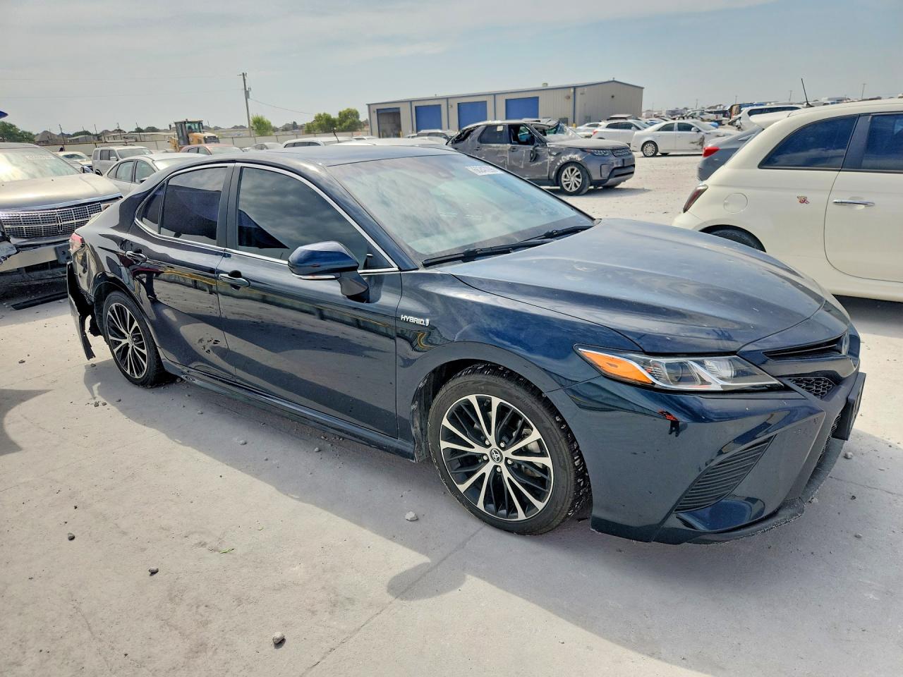 2019 TOYOTA CAMRY HYBRID SE — снимка 4
