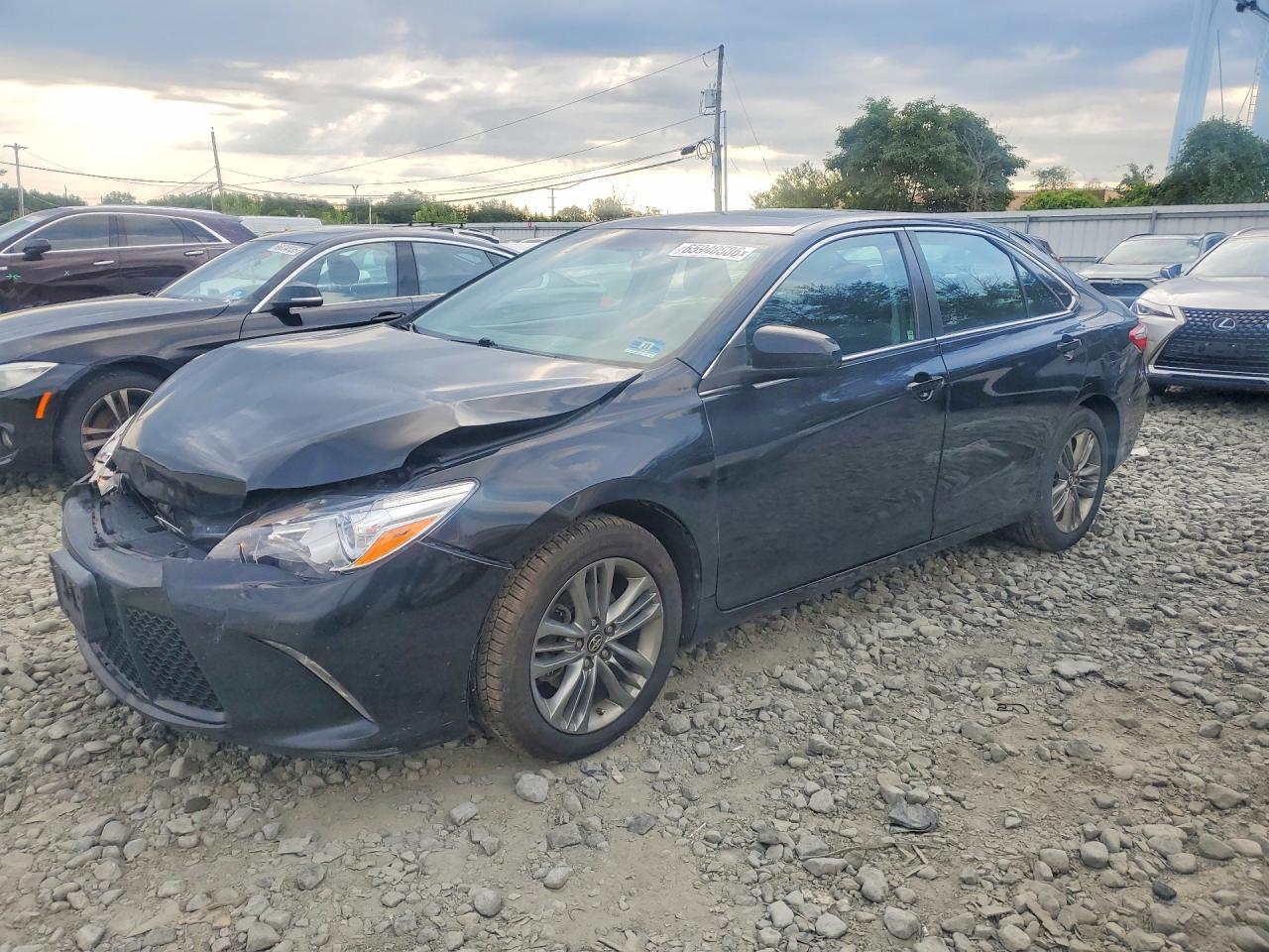 2017 TOYOTA CAMRY SE