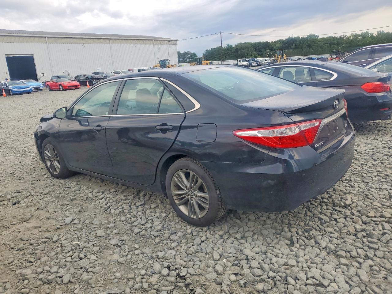2017 TOYOTA CAMRY SE — снимка 2