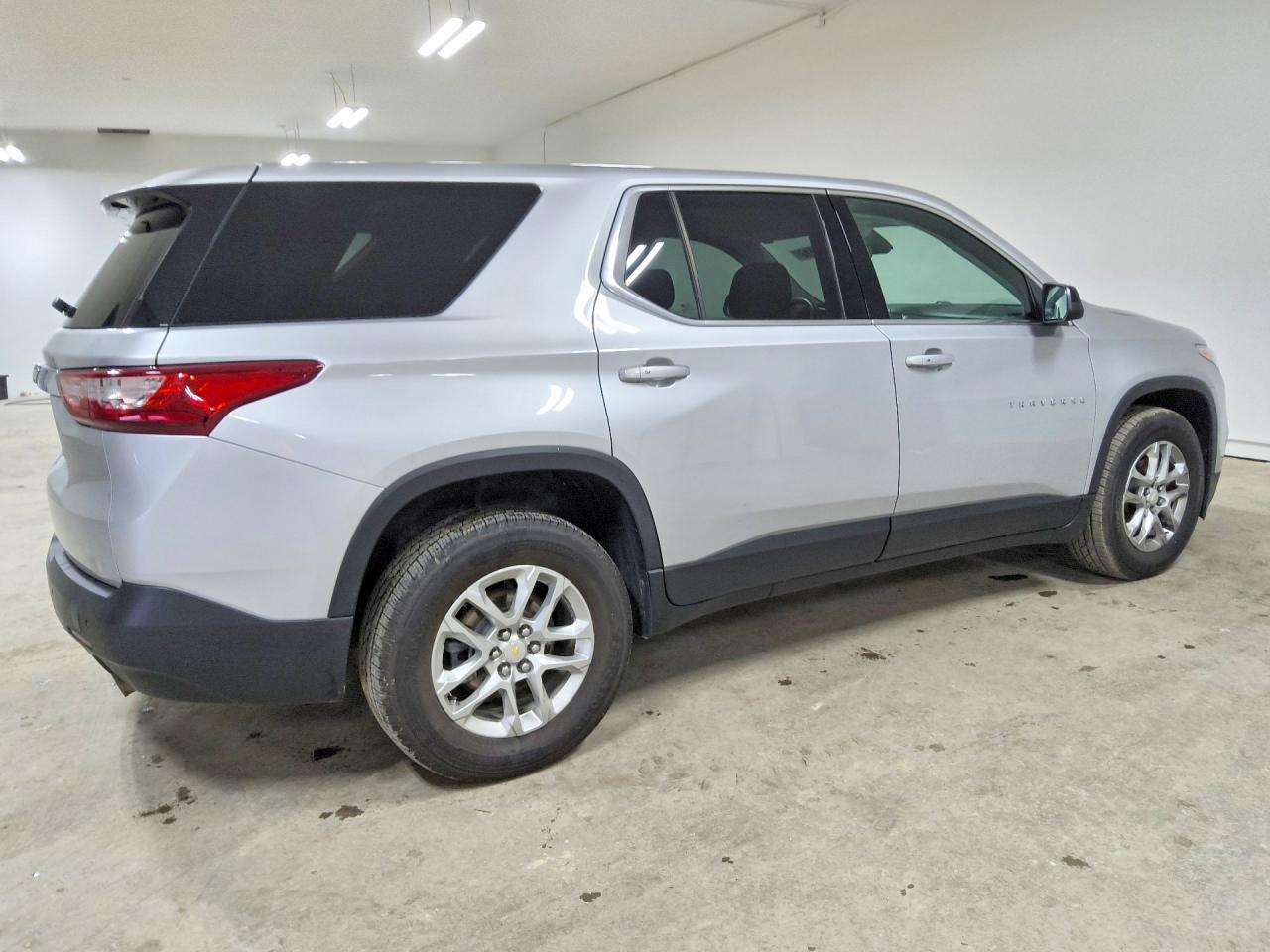 2021 CHEVROLET TRAVERSE LS — снимка 3