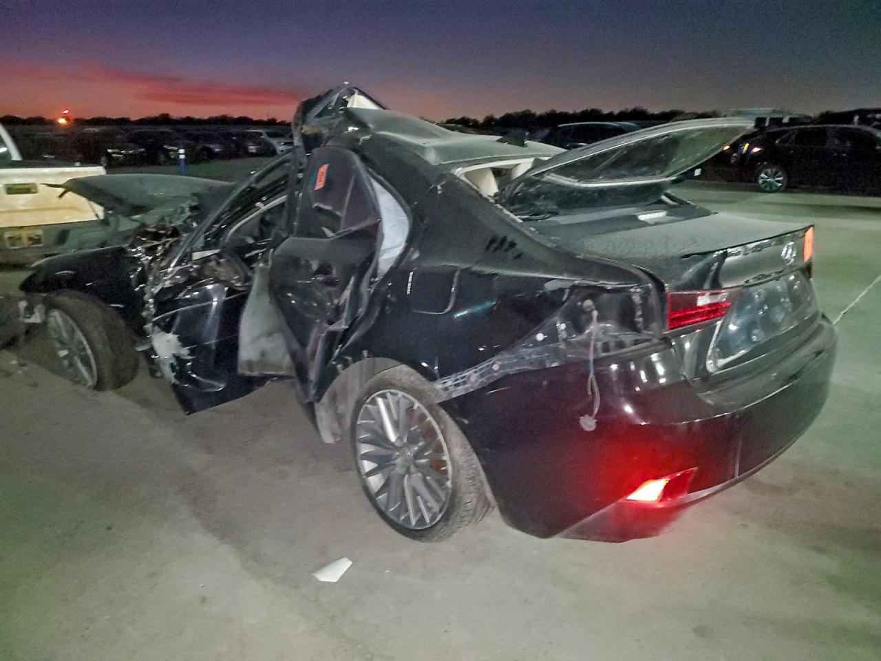 2015 LEXUS IS 250 — снимка 2
