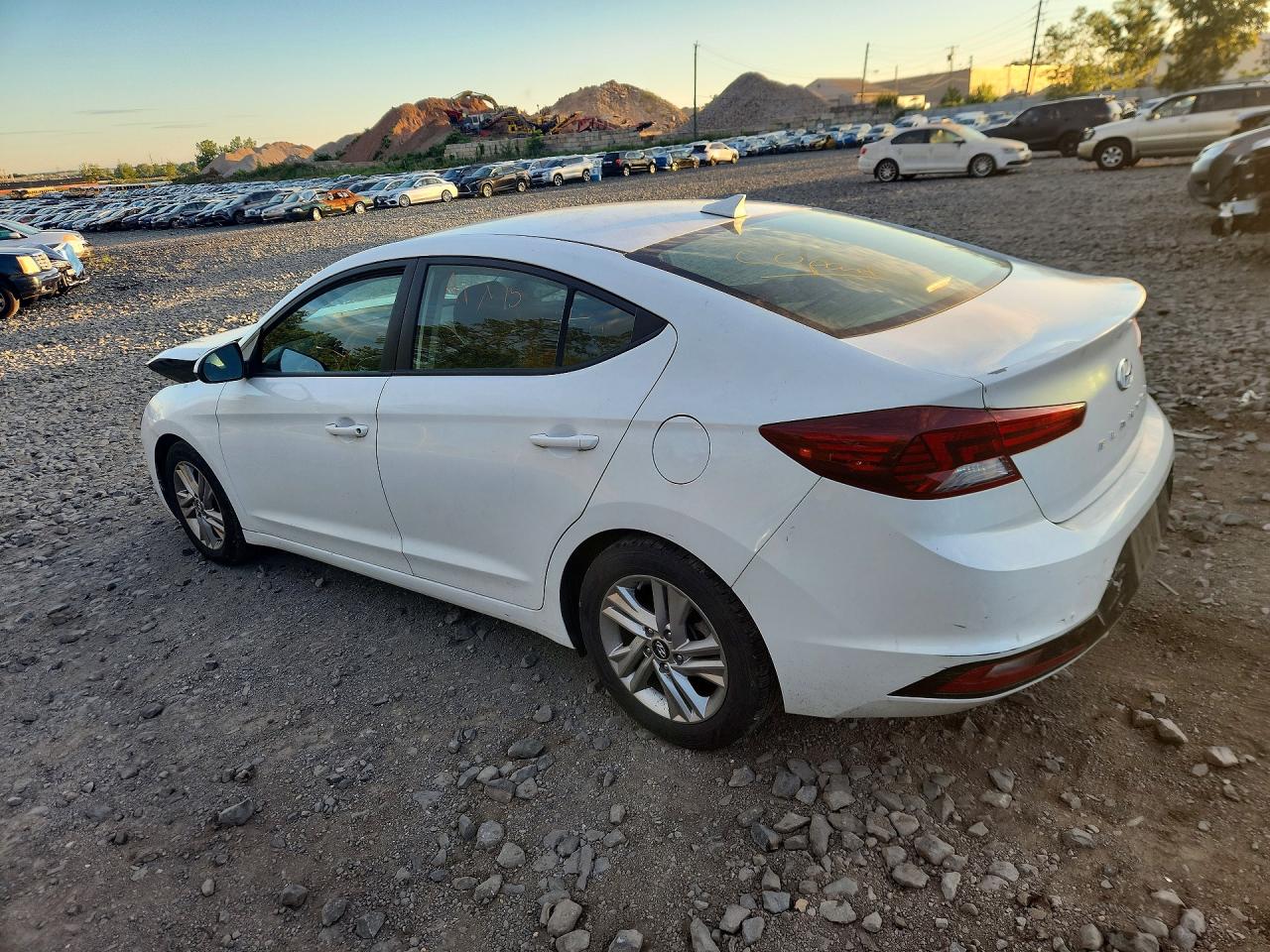 2020 HYUNDAI ELANTRA SEL — снимка 2